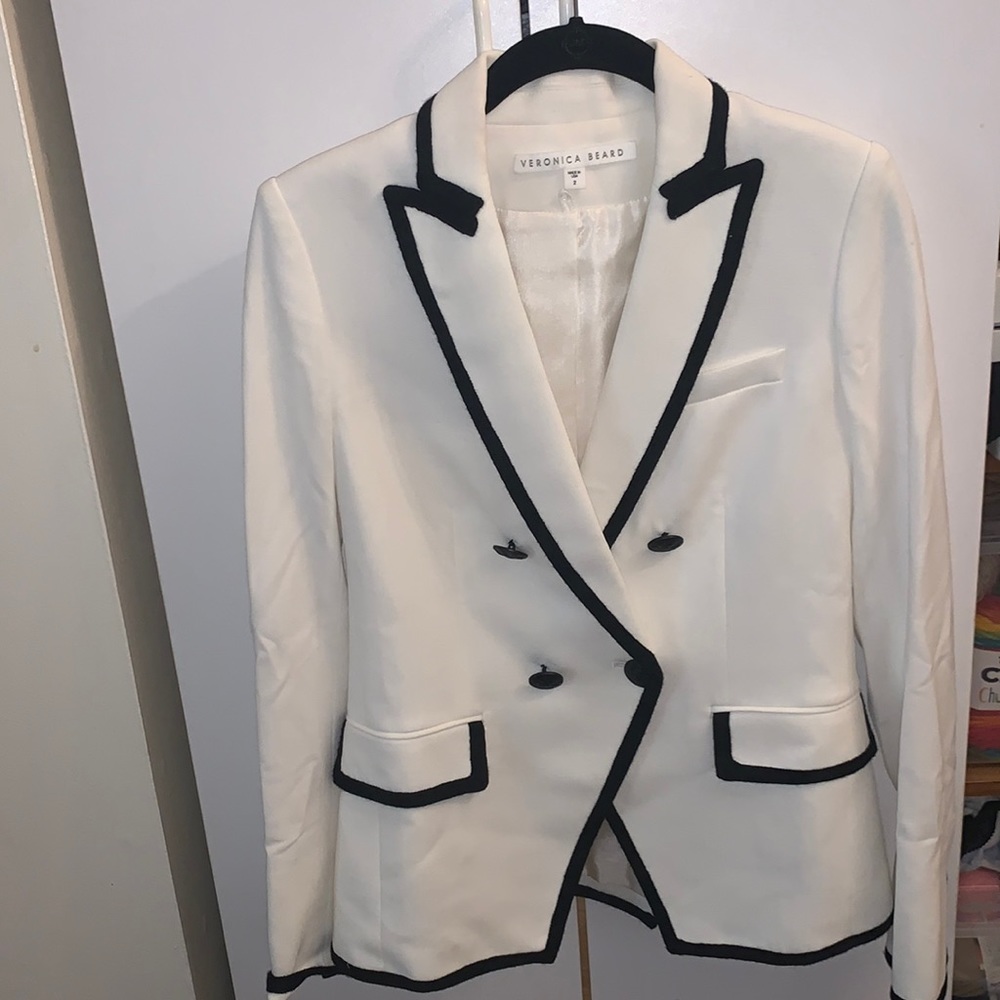 Veronica beard blazer size 2 used twice.